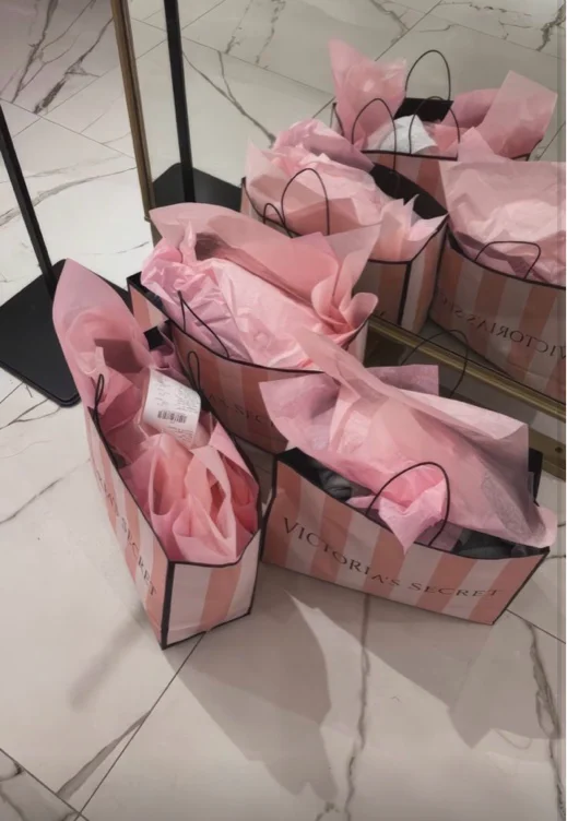 shopping 🖤