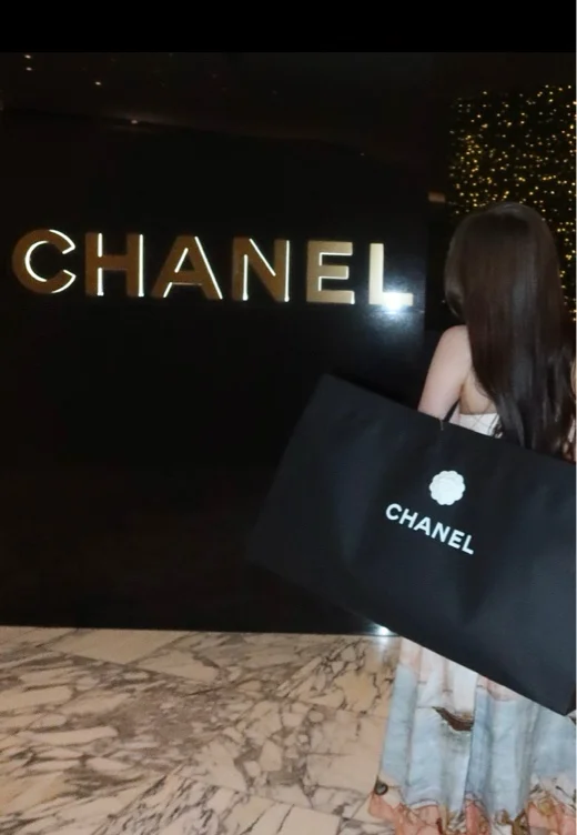 Luxury shopping 