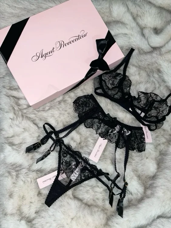Lingerie 🖤