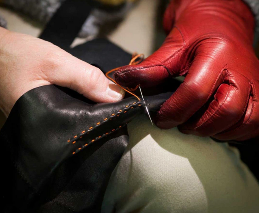 Handmade Leather Gloves Lesson