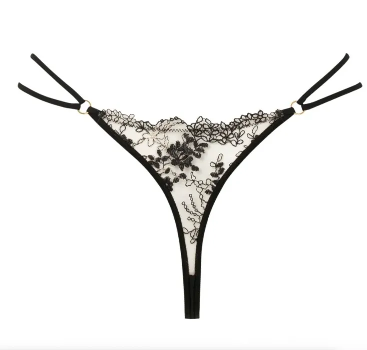 String broderie fleurie