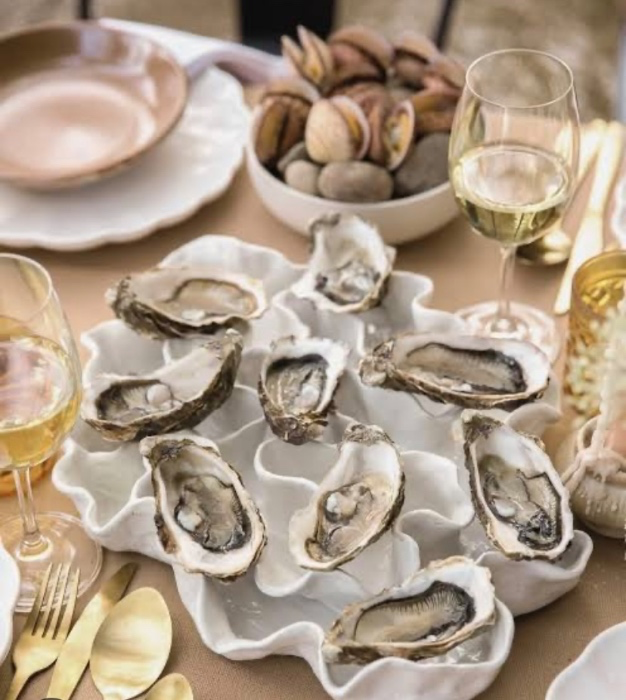 Christmas oysters with friends 