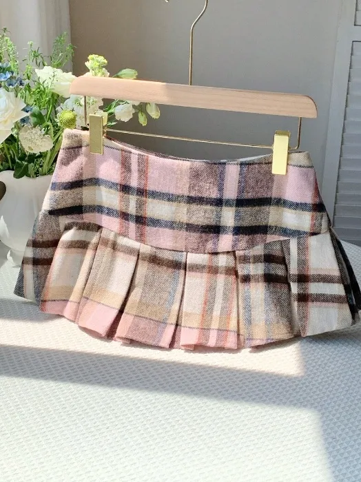 SHEIN x Carly Lawrence Comfortcana Women's Autumn And Winter Plaid Pleated Skirt