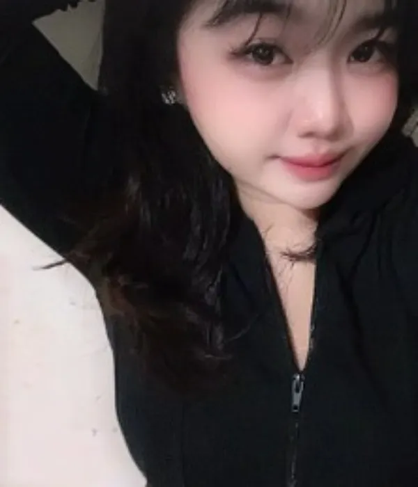 Kamu akan liat aku lebih seneng kalau samsung watch terabru melingkar ditanganku, kamu juga dapat 2 pict tambahan