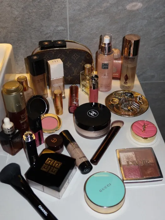 Makeup 