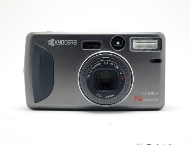 Yashica T4 Zoom- Zeiss 28-70mm - Vintage Film - 35mm point shoot camera
