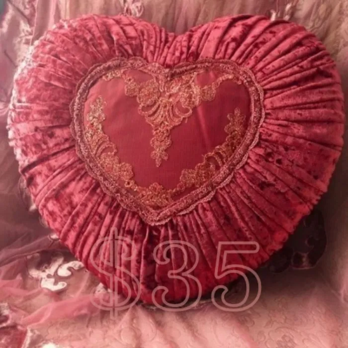 ⊰~ velvet pillow ~⊱