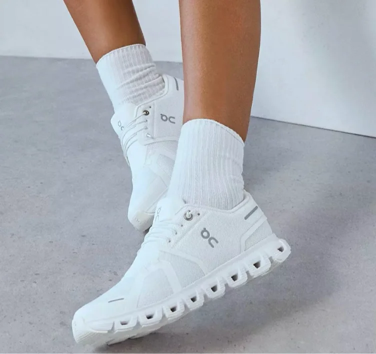 Women's On Cloud 6 Sneakers