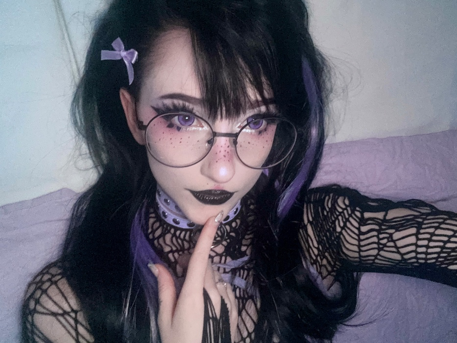 buy me dinner <3
