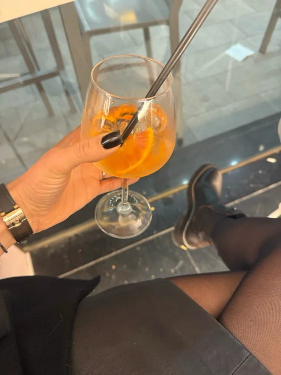 Pay my cocktail 🍹 