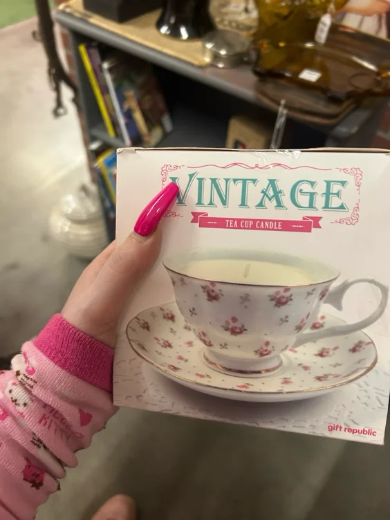 XXXL clown shopping spree