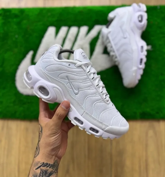 Gym shoes (for daily use)