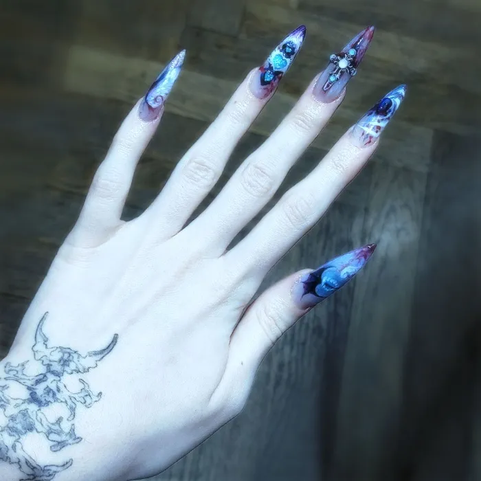 Nails 🕸️๋࣭ ⭑