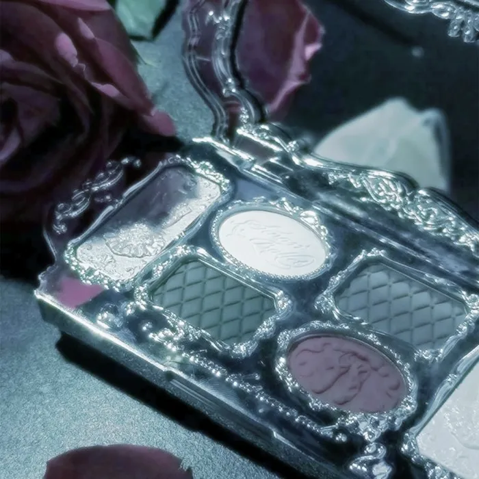 Eye-Shadow Palette 𖤐