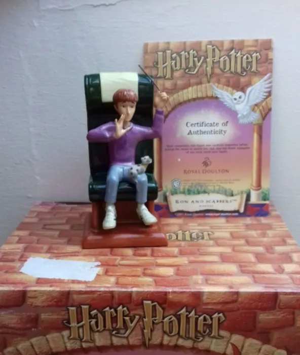 Royal Doulton Figure : Harry Potter, Ron and Scabbers HPFIG12
