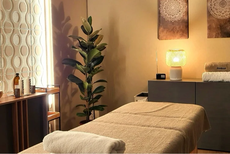 Massage tip