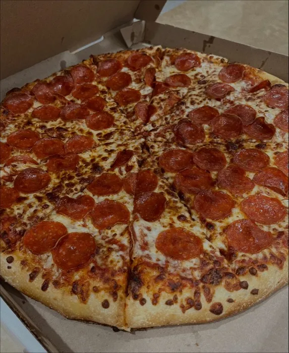 A delicious pizza for me please 🍕