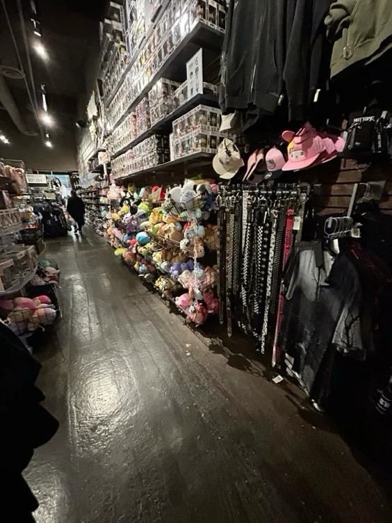 𝚂𝚑𝚘𝚙𝚙𝚒𝚗𝚐 𝚂𝚙𝚛𝚎𝚎 🛍️🖤