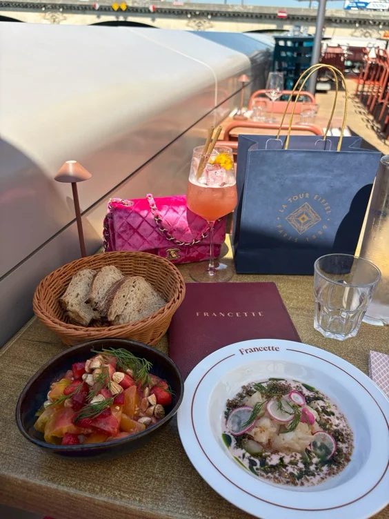 Lunch break🍷