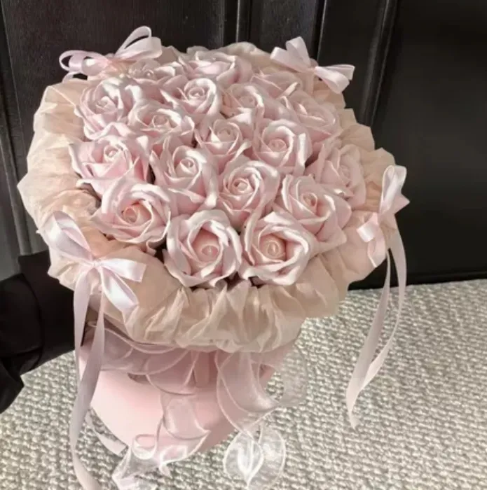 Floyd Ballet Bouquet 19 Roses