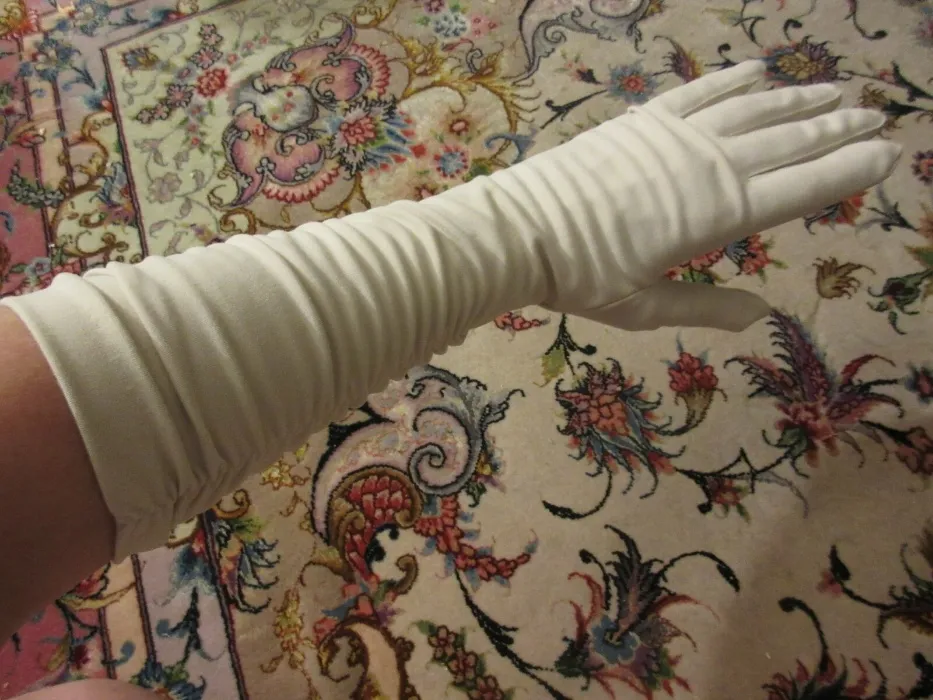 Vintage Off-White Beige Shirred Evening Gloves Nylon sz 7 1/2