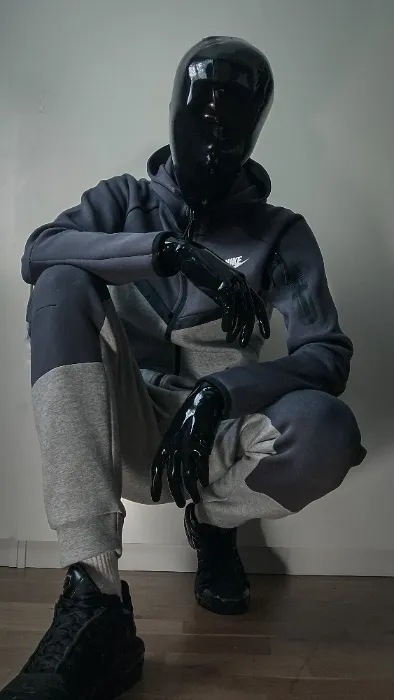 Tracksuits & Sports Kit