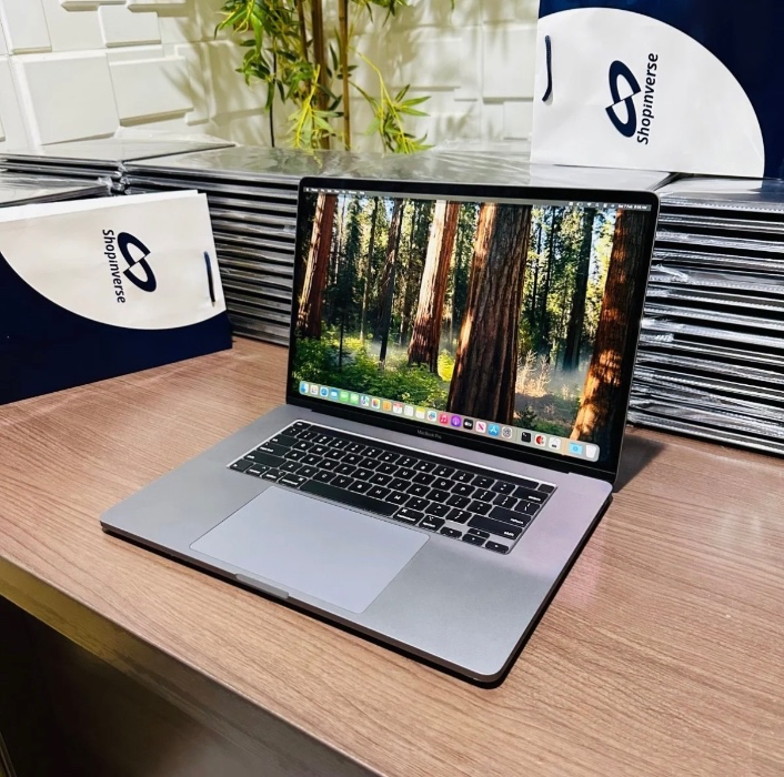 MacBook Pro 8TB
