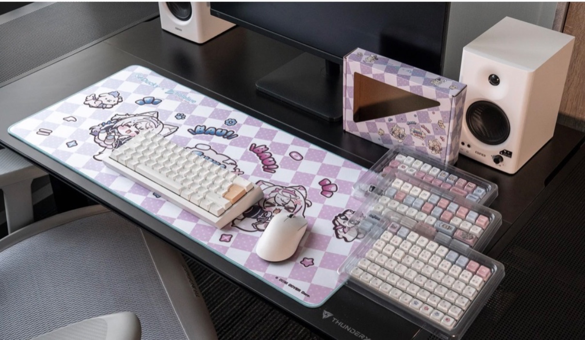 Ducky x hololive En Fuwamoco Limited Edition Keycap and Desk Mat Set