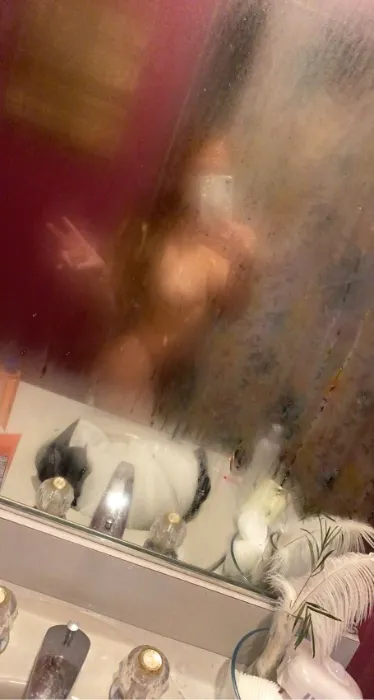 I know u want to unblur this..