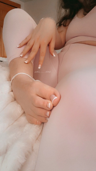 mani+pedi 🤍