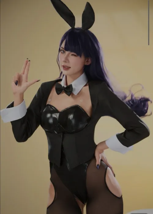 Marin bunny cosplay 