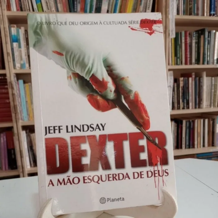 Dexter: A Mão Esquerda de Deus 