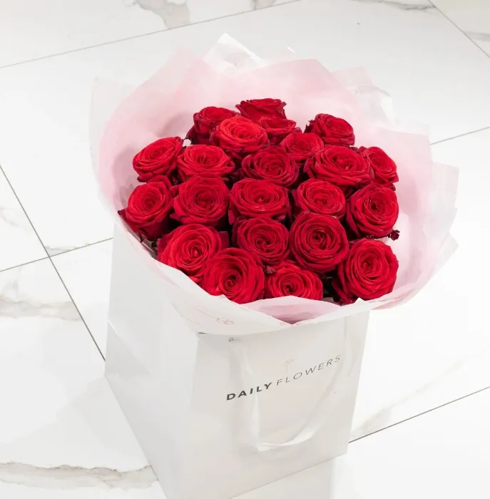 Red Roses bucket