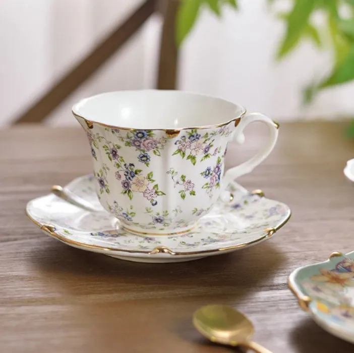 Vintage Palace Style Ceramic Tea Cup