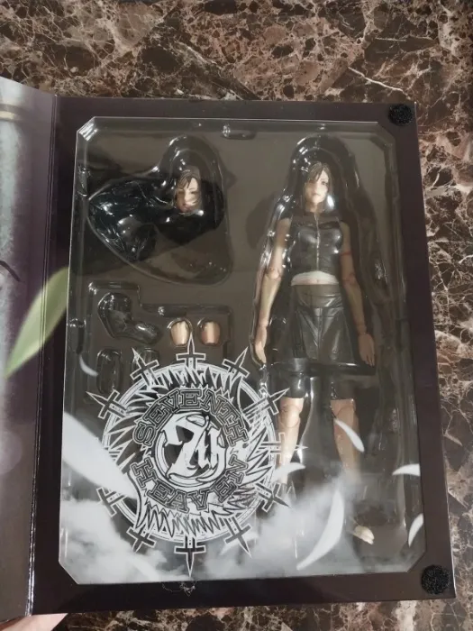 Play Arts Kai No.5 Tifa Lockhart Final Fantasy VII Advent Children