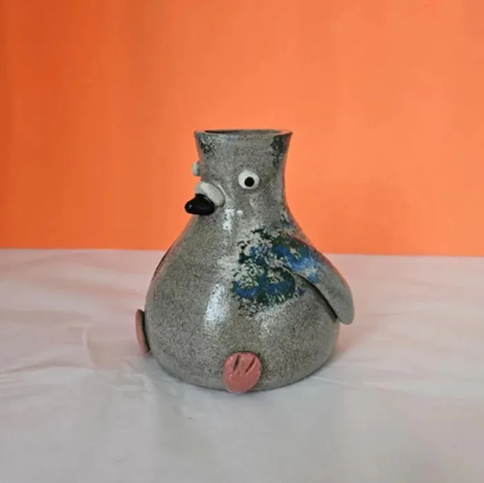 Pigeon vase