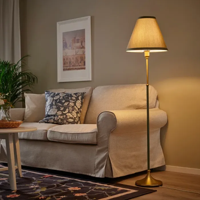 FLYGHÖJD Floor lamp - brass/green-gray