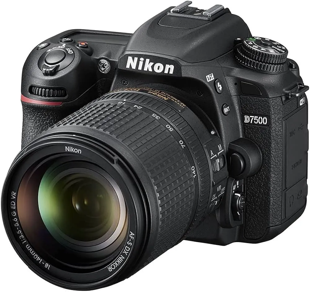 D7500 + AF-S DX NIKKOR 18-140 VR