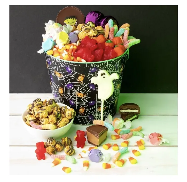 BUCKET OF HALLOWEEN