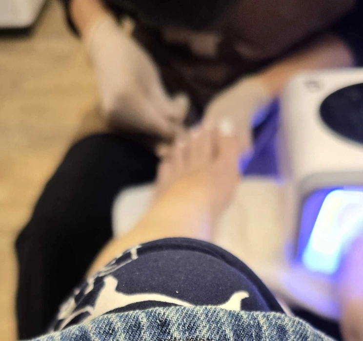 Manicure & Pedicure
