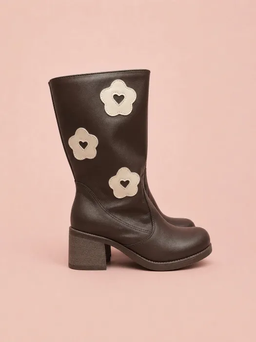 Chocolate flowi boots