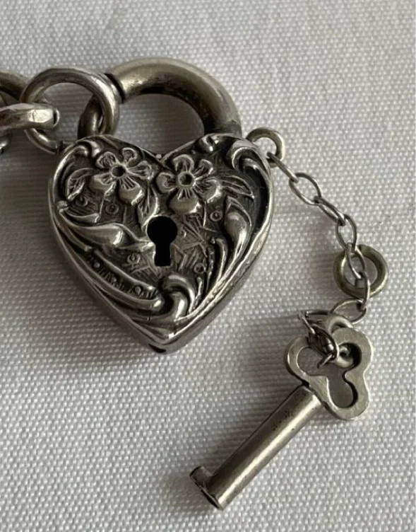 locked 4 babie