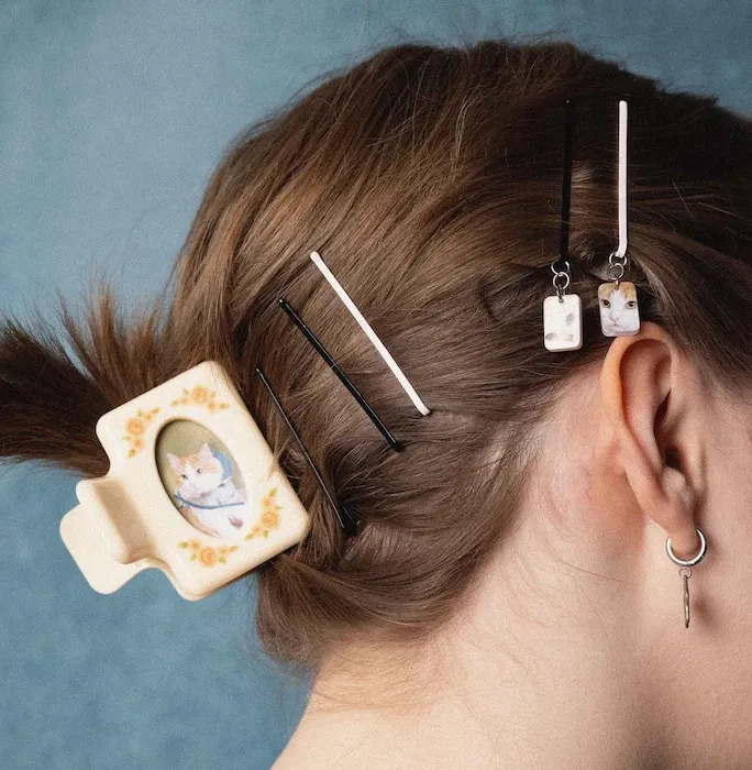 PICTURE FRAME hair clip