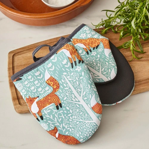 Ulster Weavers Foraging Fox oven mitts set of 2