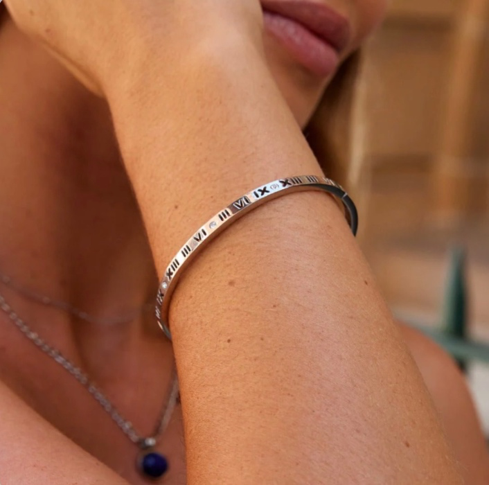 💎 Roman Silver Bangle