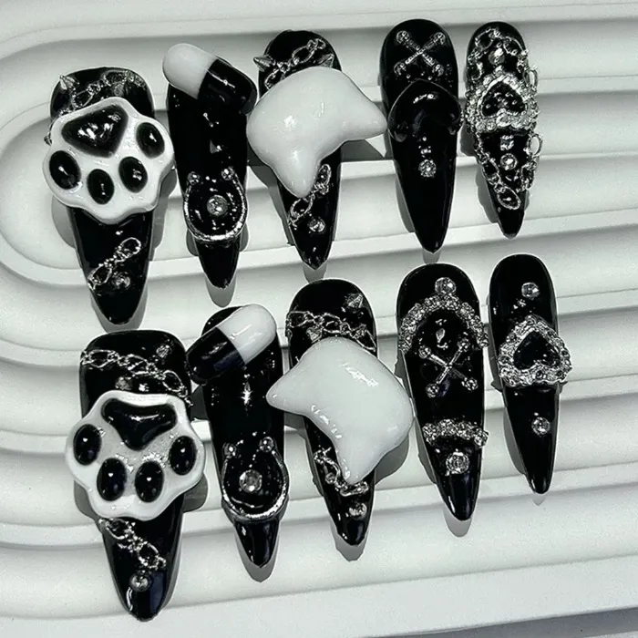 press on nails ♡