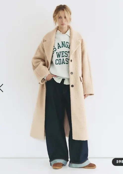 Long bouclé coat in beige Pull&Bear 
