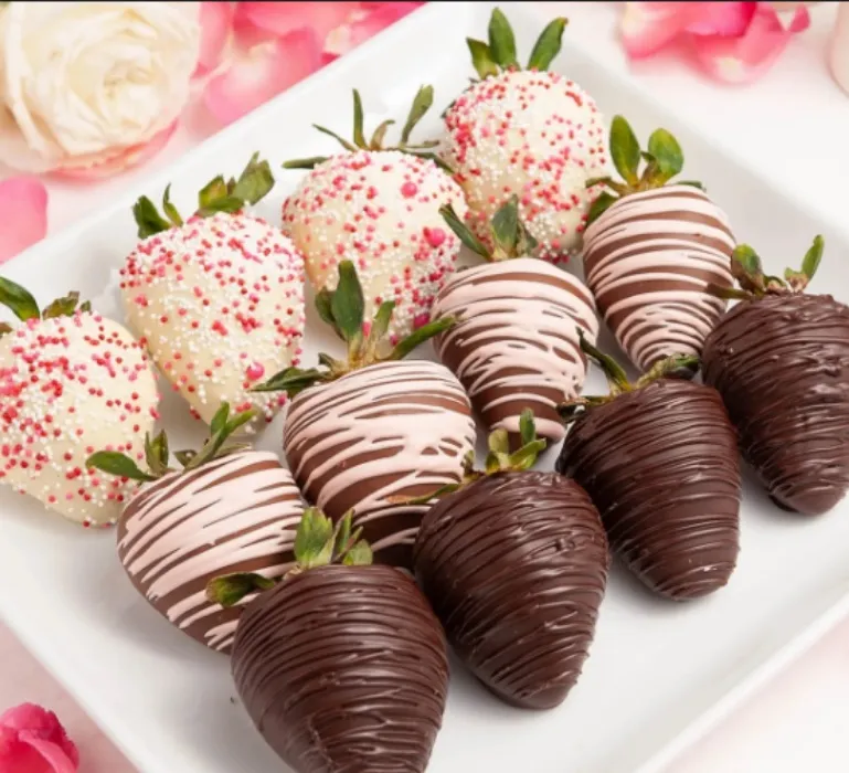 12 Chocolate covered strawberries 