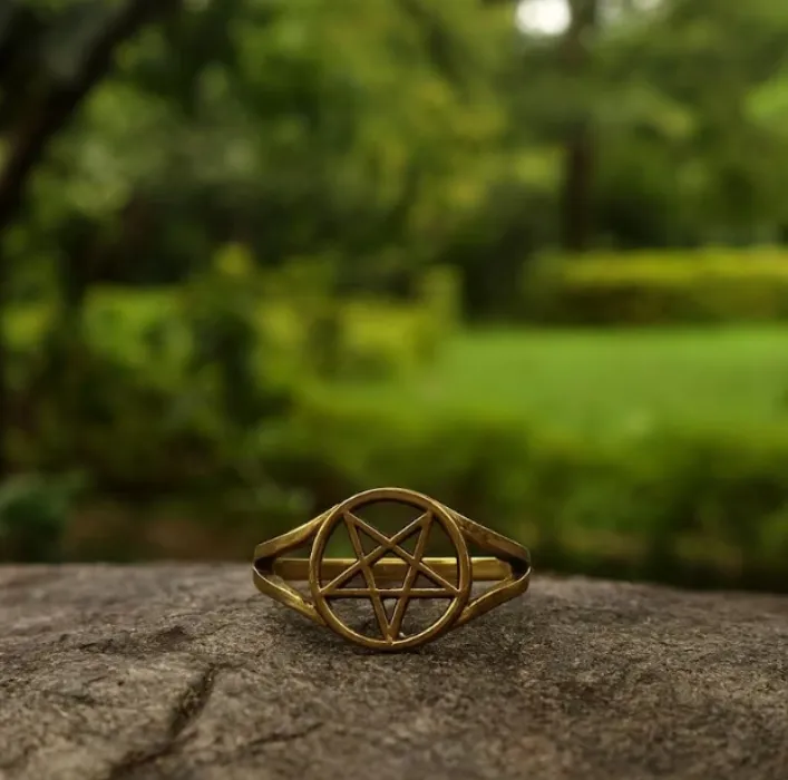 Vintage Brass Pentagram Ring: Gothic Wiccan Star Jewelry