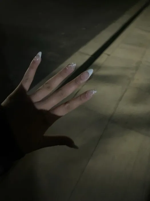 nails